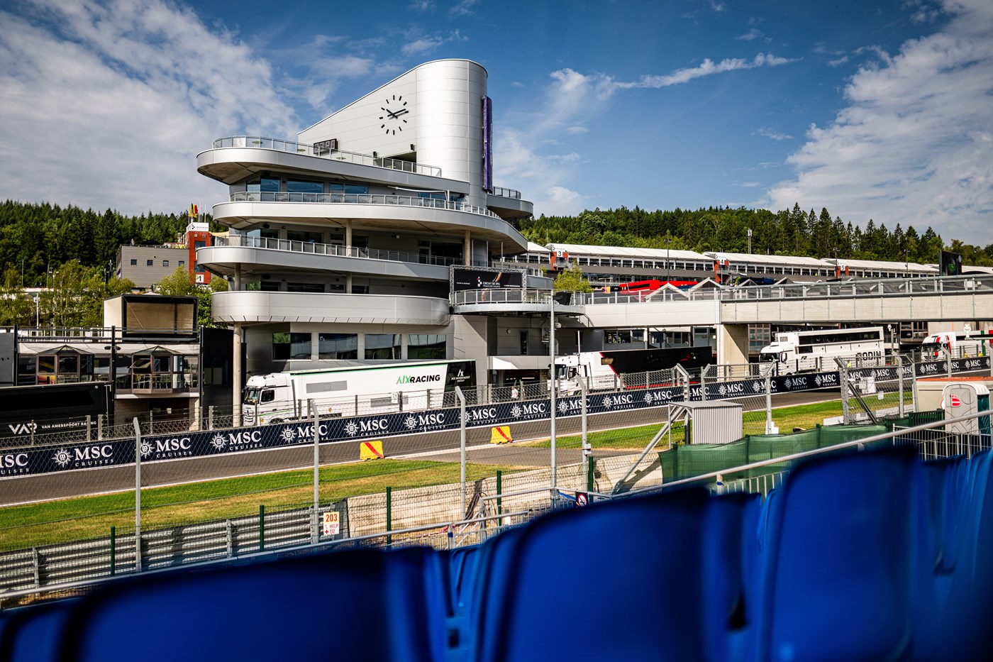 Tribunes 39